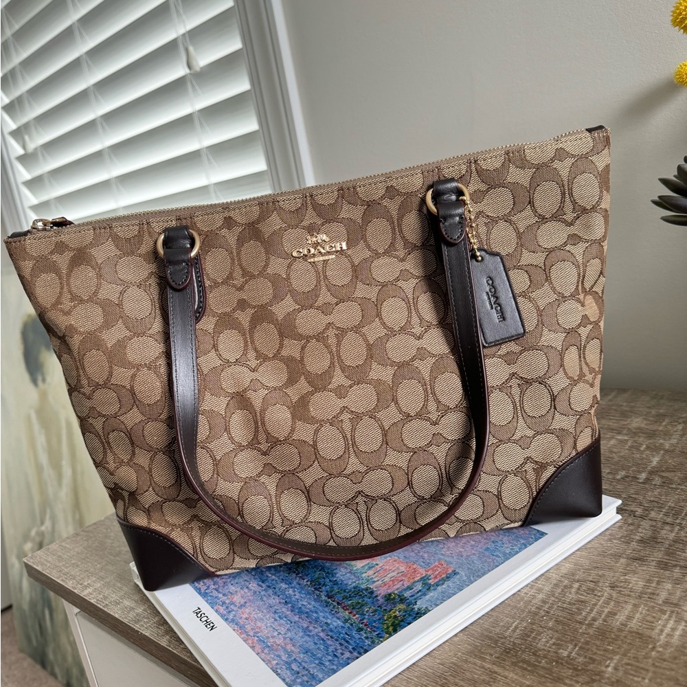 NWT Coach F29958 Signature Jacquard Zip Tote Bag - Khaki/Brown